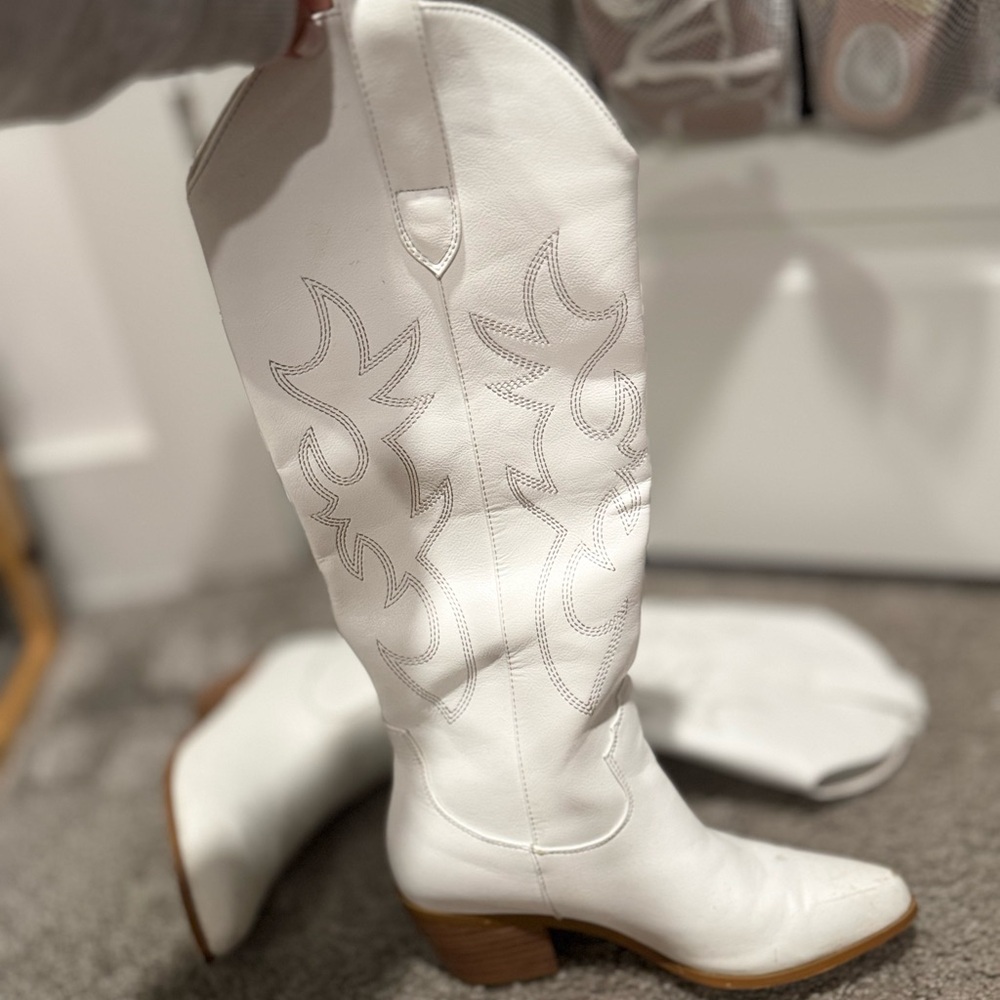 Billini Urson White Western-Style Women's Boots - used once!
